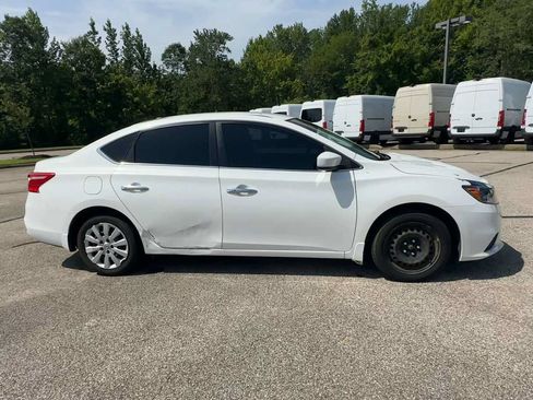 Used 2017 Nissan Sentra SV FWD image 9