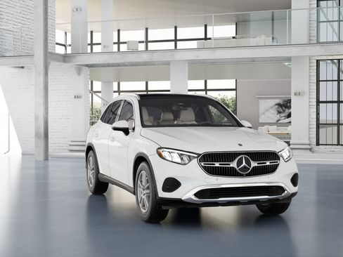 Used 2026 Mercedes-Benz GLC 300 image 4