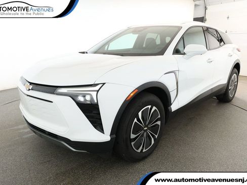 Used 2024 Chevrolet Blazer EV LT image 1