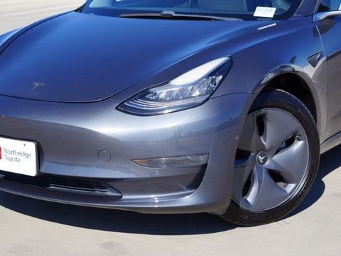Used 2019 Tesla Model 3 Standard Range Plus image 5