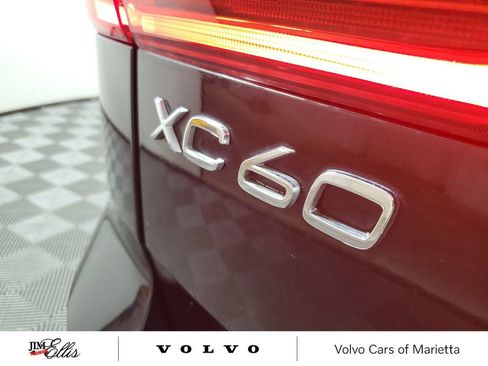 Used 2023 Volvo XC60 B5 Ultimate w/ Protection Package Premier image 9