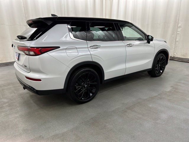 Used 2023 Mitsubishi Outlander SEL Black Edition AWD/4WD image 4