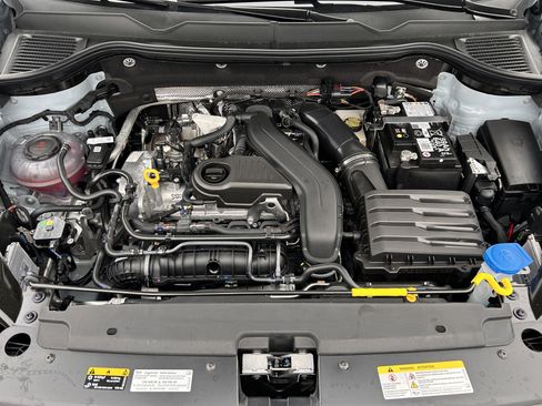 New 2026 Volkswagen Taos SEL image 9