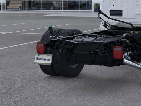New 2026 Ford F550 4x4 Crew Cab image 21