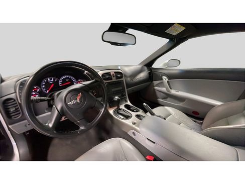Used 2005 Chevrolet Corvette Convertible w/ Preferred Equipment Group RWD image 14