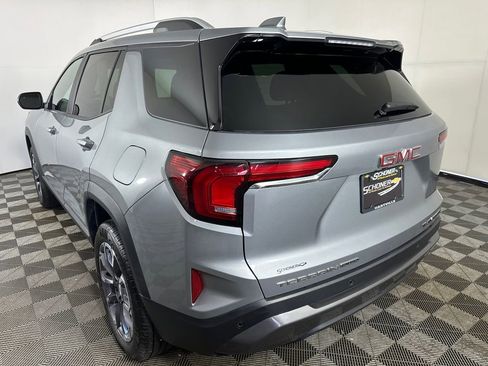 Used 2026 GMC Terrain Elevation w/ Elevation Premium Package image 3