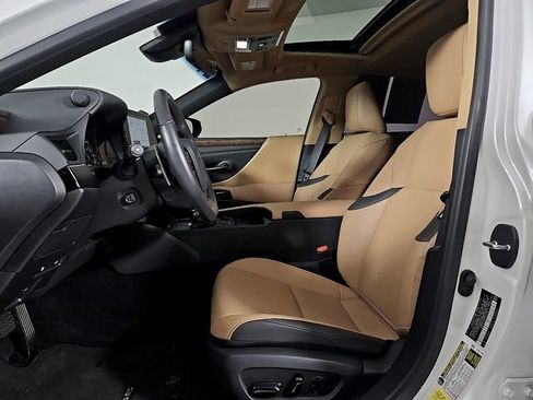 Used 2024 Lexus ES 300h w/ Premium Package image 15