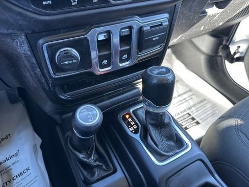 Used 2020 Jeep Wrangler Sport image 21