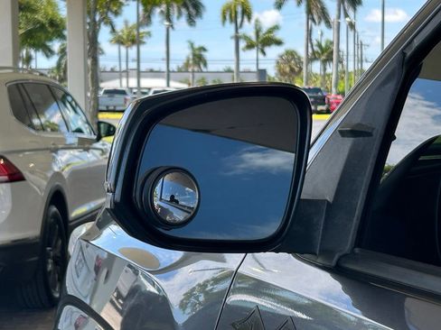 Used 2020 Toyota Tacoma SR w/ SR Convenience Package RWD image 17