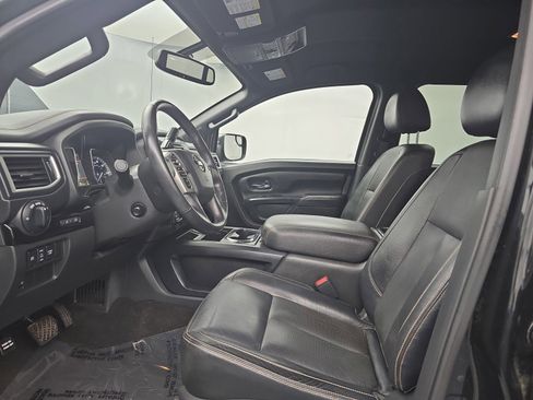 Used 2019 Nissan Titan SL w/ Midnight Edition AWD/4WD image 18