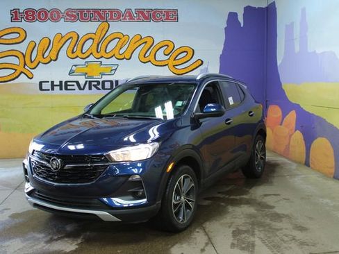 Used 2022 Buick Encore GX Select w/ Advanced Technology Package image 2