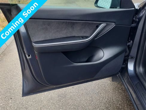 Used 2021 Tesla Model Y Long Range image 7