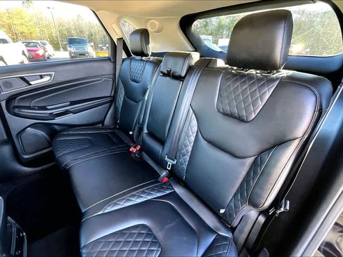 Used 2023 Ford Edge Titanium image 20
