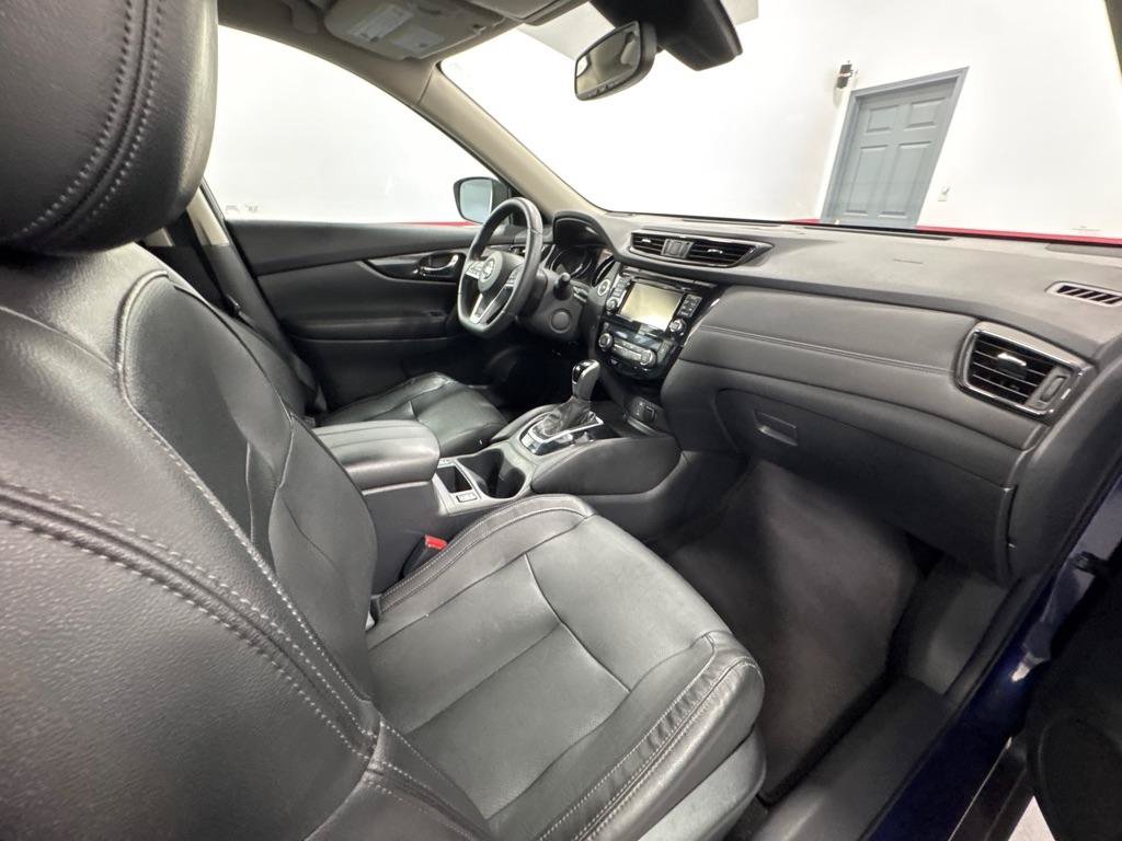 Used 2017 Nissan Rogue SL w/ SL Premium Package FWD image 12