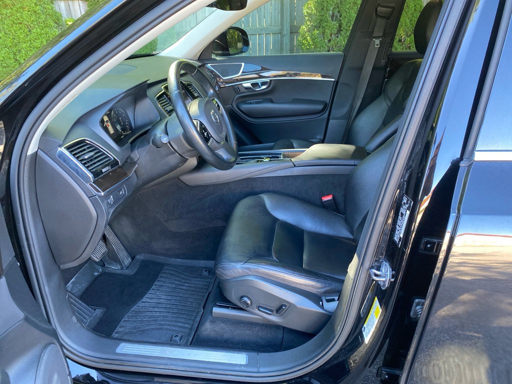 Used 2017 Volvo XC90 T6 Momentum w/ Vision Package AWD/4WD image 10