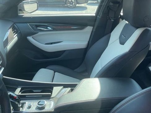 Used 2025 Cadillac CT5 V RWD image 9