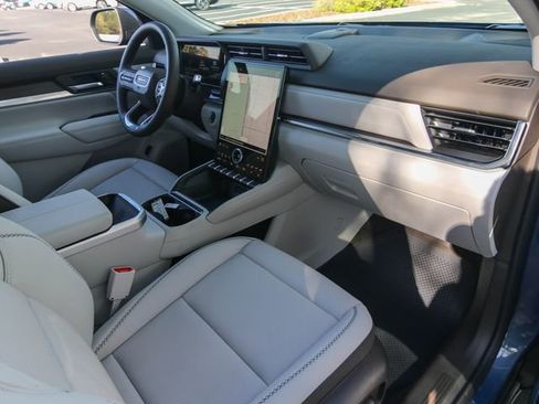 Used 2026 GMC Terrain Denali image 24