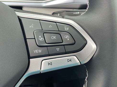 New 2026 Volkswagen Taos SE FWD image 22