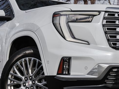 New 2026 GMC Acadia Denali w/ Super Cruise Package image 3