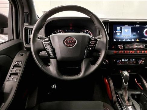 Used 2025 Nissan Frontier PRO-4X AWD/4WD image 6
