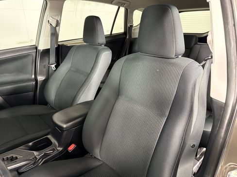 Used 2015 Toyota RAV4 LE FWD image 12