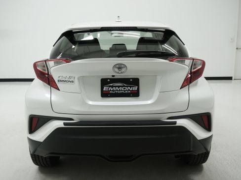 Used 2020 Toyota C-HR LE FWD image 5