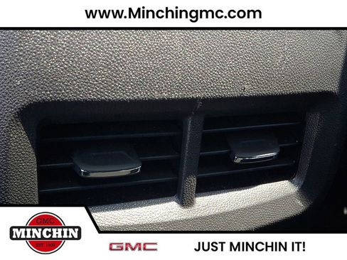 Used 2022 GMC Terrain SLT w/ Tech Package AWD/4WD image 11