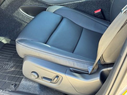 New 2026 Volvo XC40 B5 Plus w/ Protection Package Premier image 19