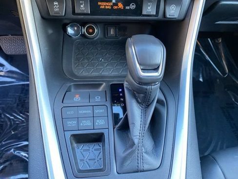 Used 2022 Toyota RAV4 XLE Premium AWD/4WD image 35