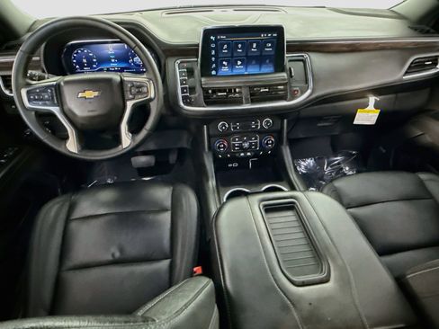 Used 2024 Chevrolet Suburban LT RWD image 25