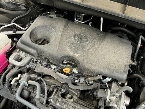 Used 2023 Toyota Highlander XLE AWD/4WD image 32