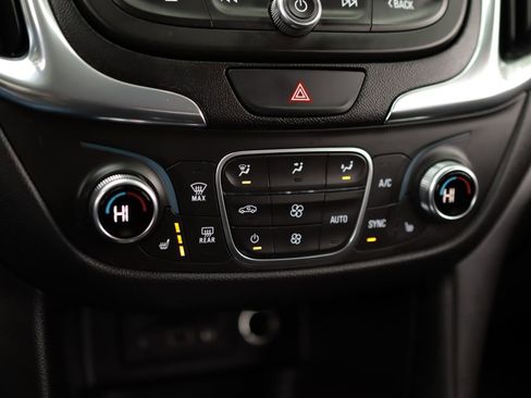 Used 2020 Chevrolet Equinox LT FWD image 16