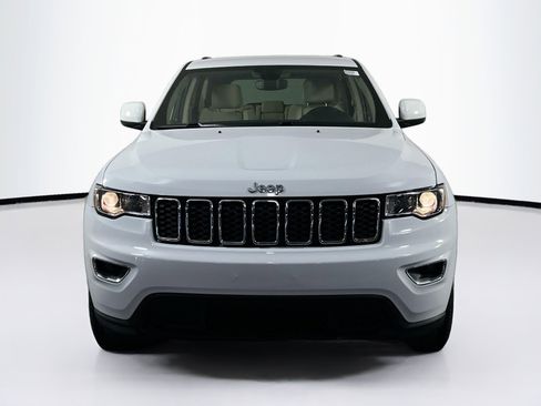 Used 2022 Jeep Grand Cherokee Laredo E image 2