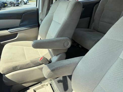 Used 2016 Honda Odyssey LX image 14