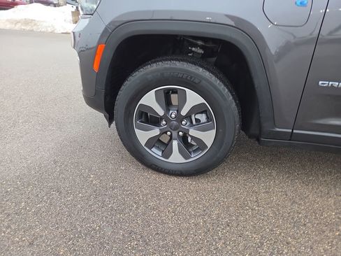 Used 2024 Jeep Grand Cherokee Limited 4xe image 31