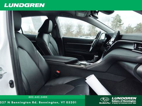 Used 2022 Toyota Camry XLE image 9