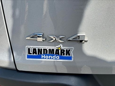 Used 2018 Jeep Cherokee Limited AWD/4WD image 33