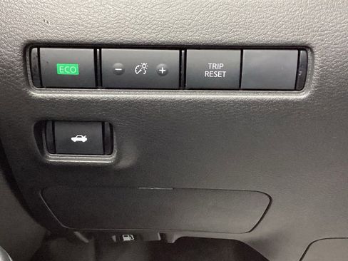Used 2025 Nissan Sentra SV FWD image 23