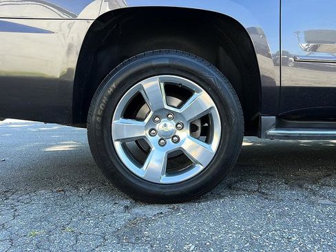 Used 2017 Chevrolet Suburban Premier AWD/4WD image 23