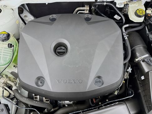 Used 2022 Volvo XC40 T5 Momentum AWD/4WD image 38