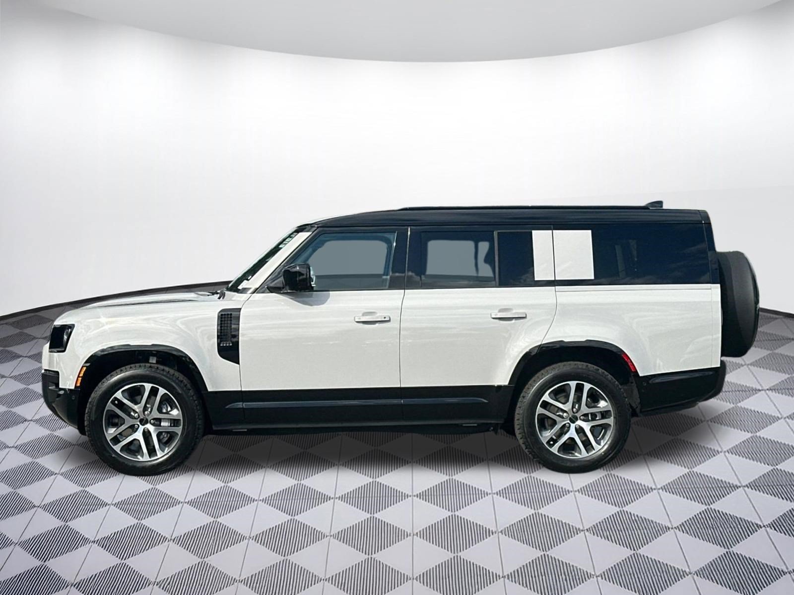 New 2026 Land Rover Defender 130 X-Dynamic SE AWD/4WD image 2