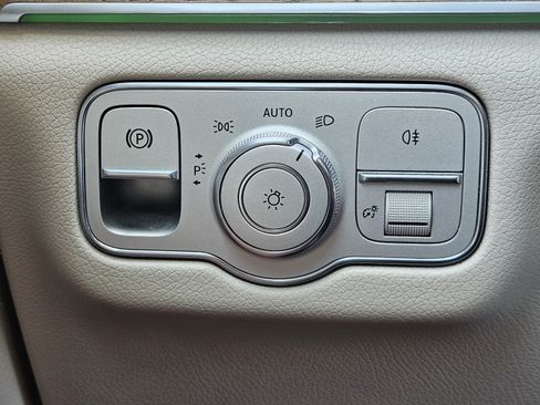 Used 2021 Mercedes-Benz GLE 350 w/ AMG Line Exterior image 15