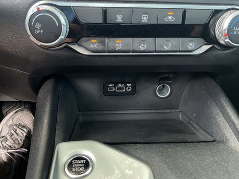 Used 2025 Nissan Altima 2.5 SV FWD image 21
