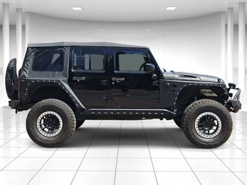 Used 2018 Jeep Wrangler Unlimited Sport AWD/4WD image 2