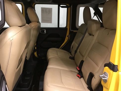 Used 2019 Jeep Wrangler Unlimited Sahara w/ Quick Order Package 24M Moab AWD/4WD image 29