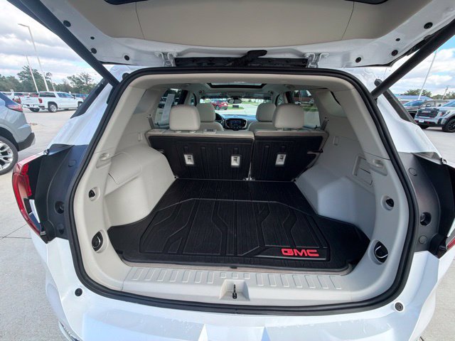 Certified 2022 GMC Terrain Denali w/ Denali Premium Package AWD/4WD image 23