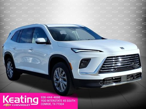 Used 2025 Buick Enclave Preferred image 3