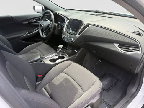 Used 2025 Chevrolet Malibu LT FWD image 34