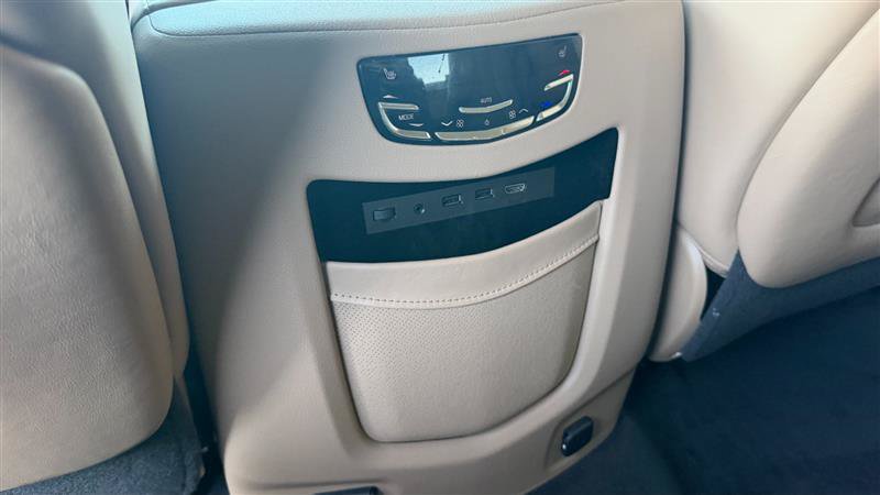 Used 2020 Cadillac Escalade Platinum AWD/4WD image 23