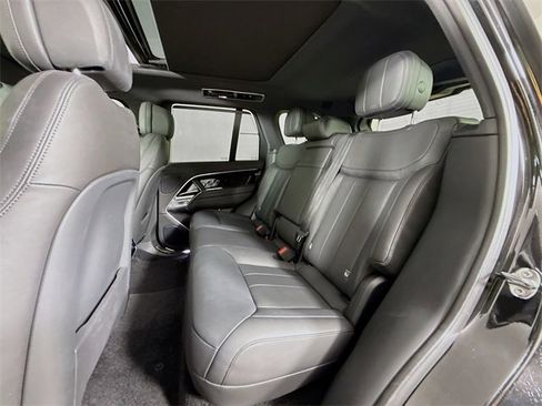 Certified 2025 Land Rover Range Rover SE image 24